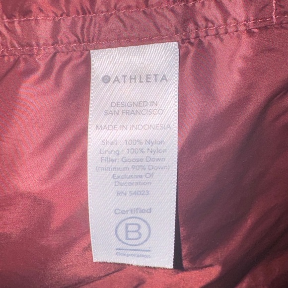 Athleta Lofty Down Coat Jacket Hooded Maroon Burgundy Puffy Jacket Size Small - Picture 12 of 15